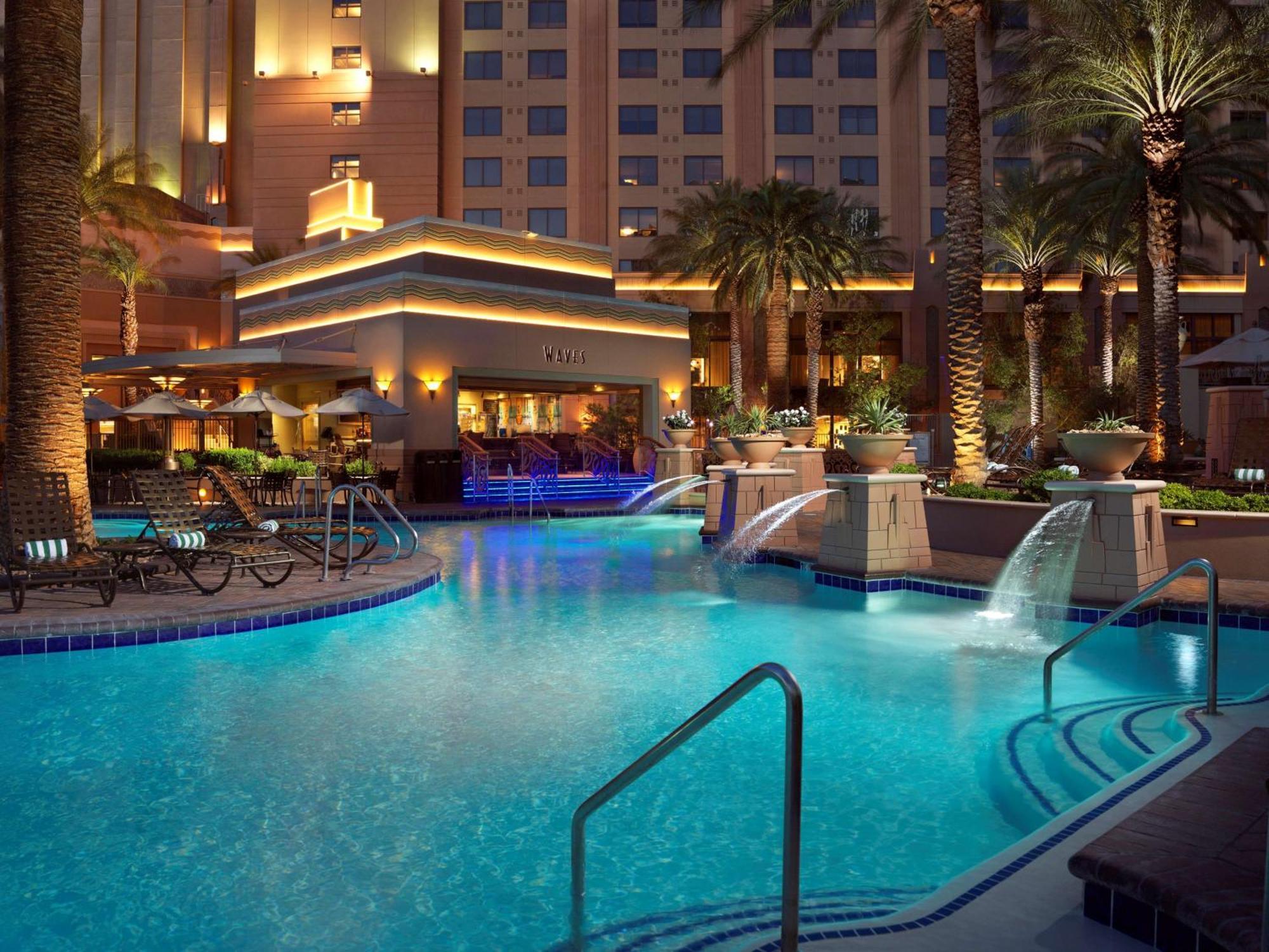Resort Hilton Grand Vacations Club On The Strip 4*